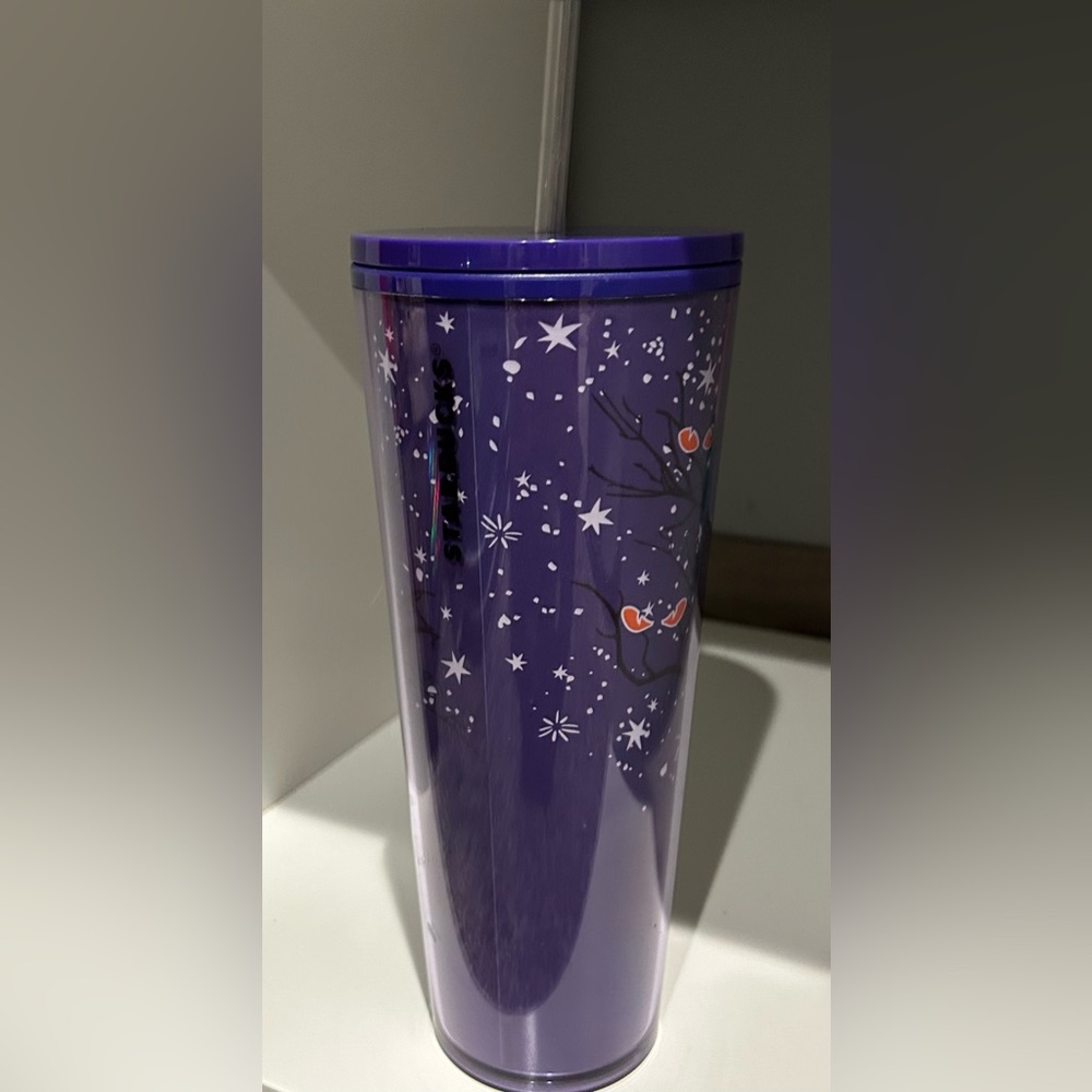 STARBUCKS 24 oz 2022 Halloween cup with original straw. Glows in the dark!